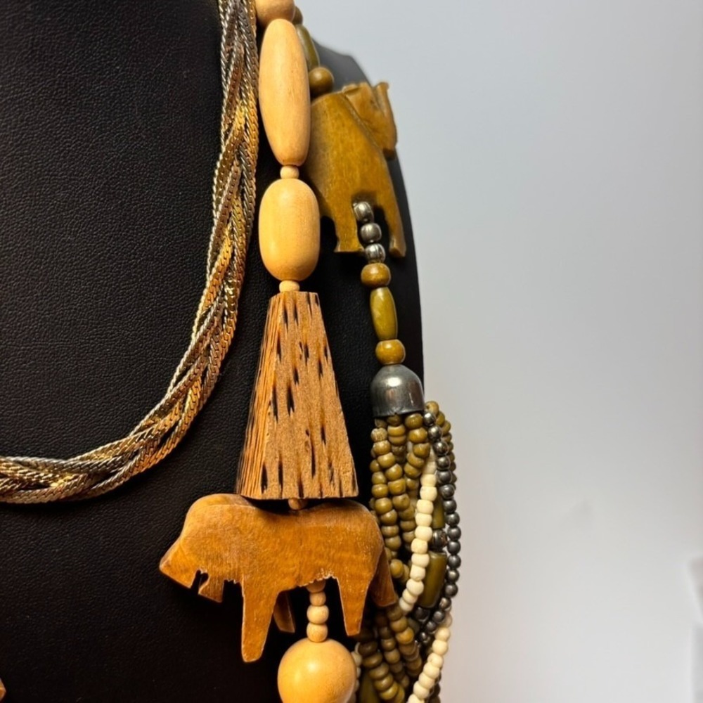 Chunky Vintage Necklace Wood Beads Seeds Carved Animals Boho Maximalist 1970s - Picture 5 of 16